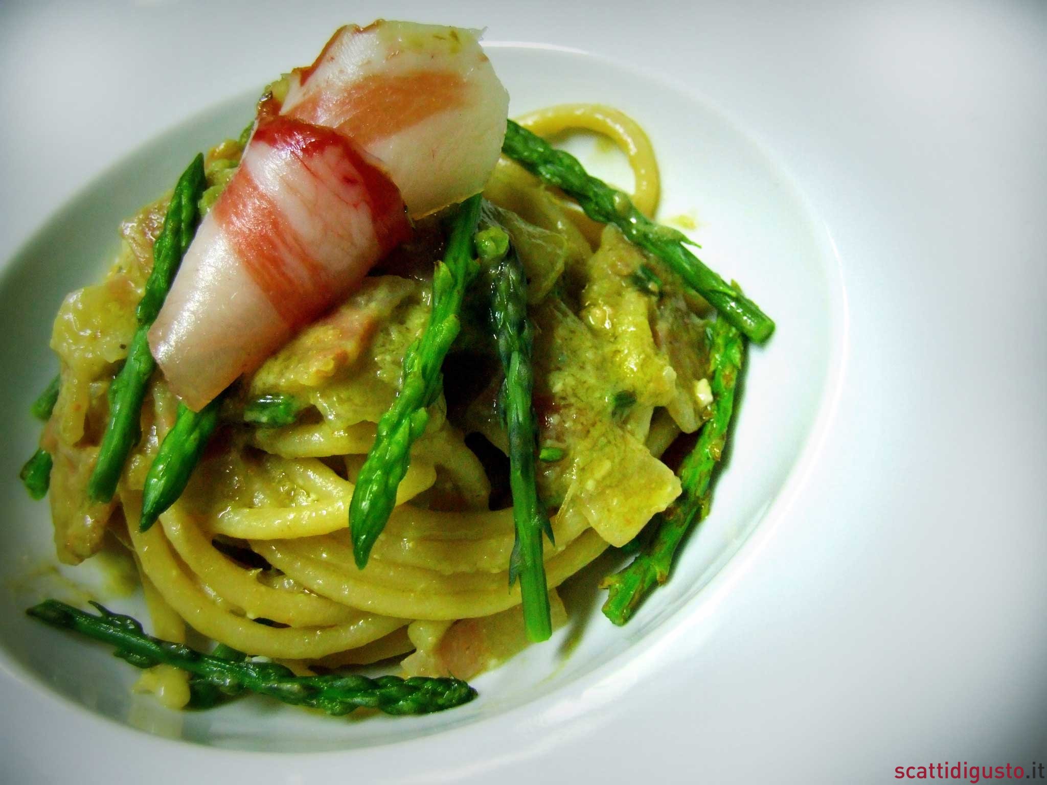 carbonara-con-asparagi-selvatici