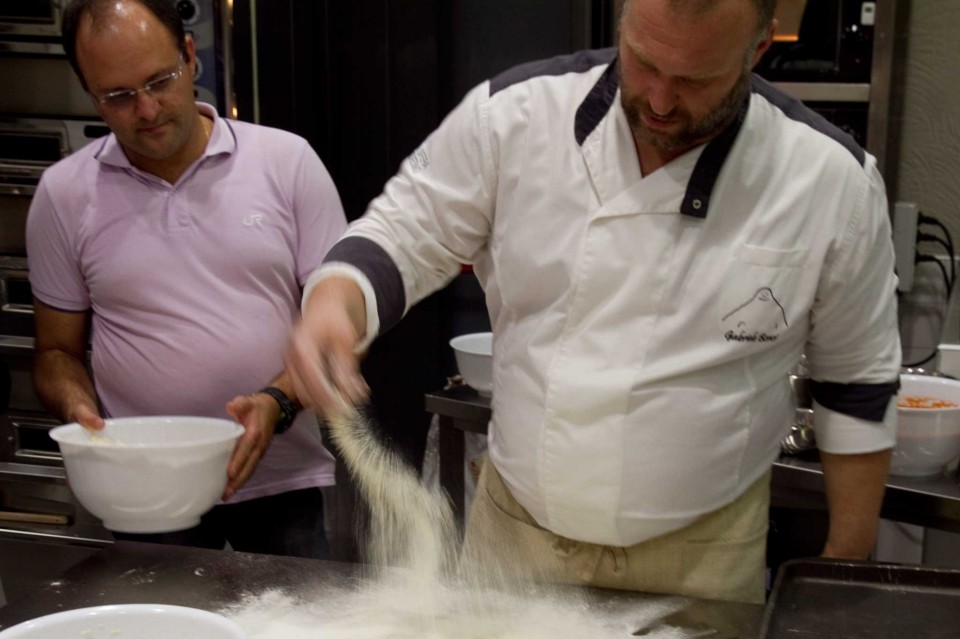 preparazione per spianare la pizza di Gabriele Bonci