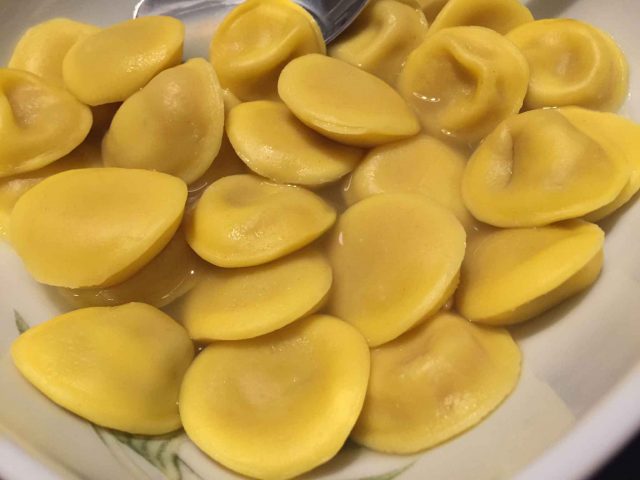 cappelletti al parmigiano in brodo