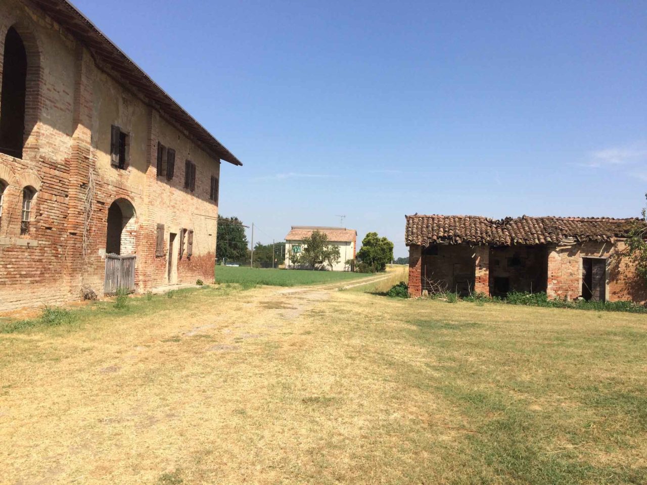 Case di campagna a Castione dei marchesi