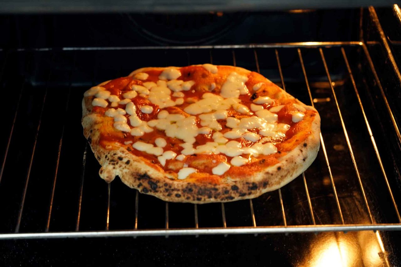 pizza nel forno di casa