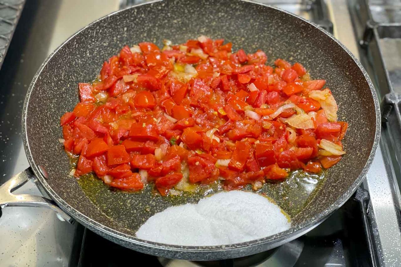 caponata siciliana alla messinese preparazione agrodolce