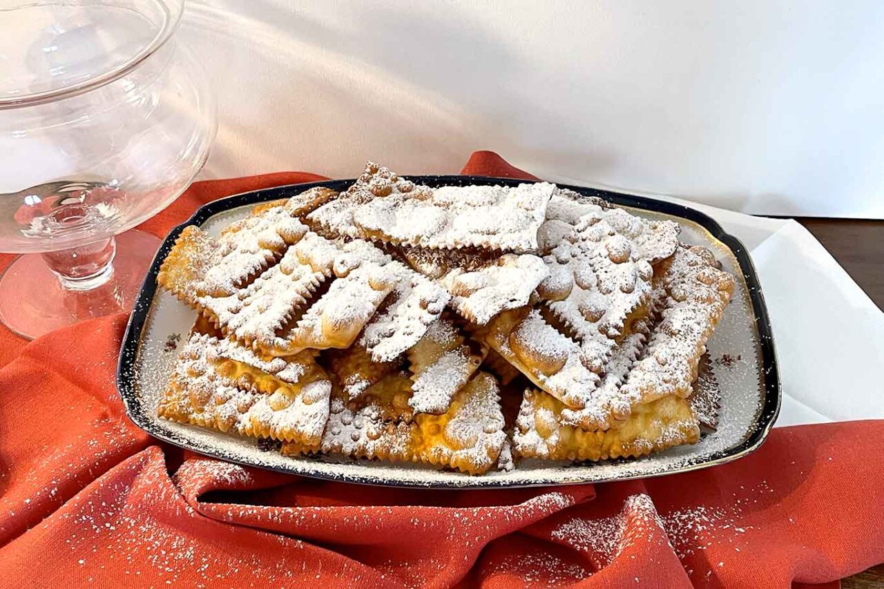 chiacchiere di carnevale friabili e croccanti