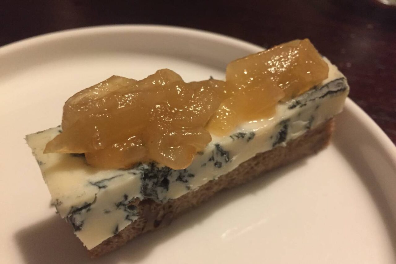 gorgonzola e pepe come stuzzichini aperitivo