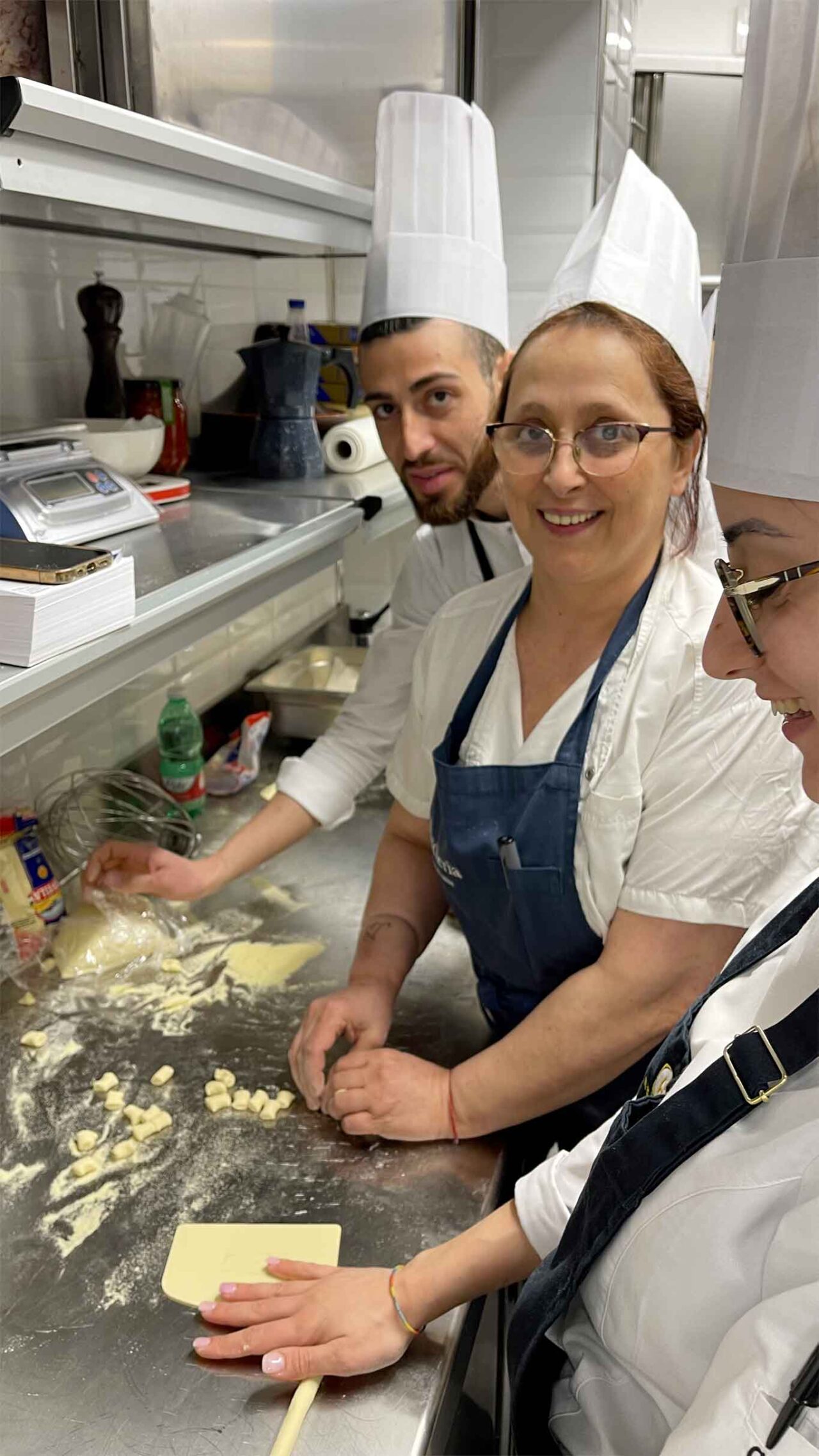 preparazione dei cavatelli al ristorante di terra Gioia a Salerno