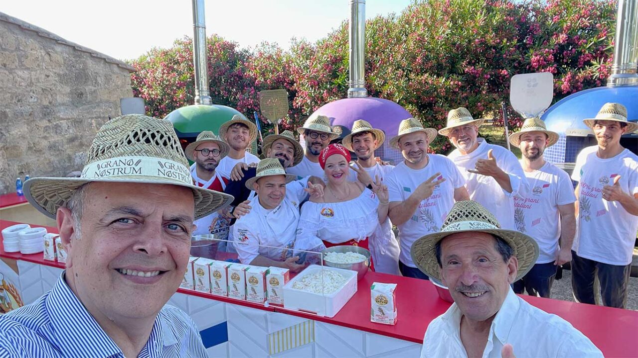 Vincenzo Pagano e i pizzaioli al Capodanno del Mugnaio 2023