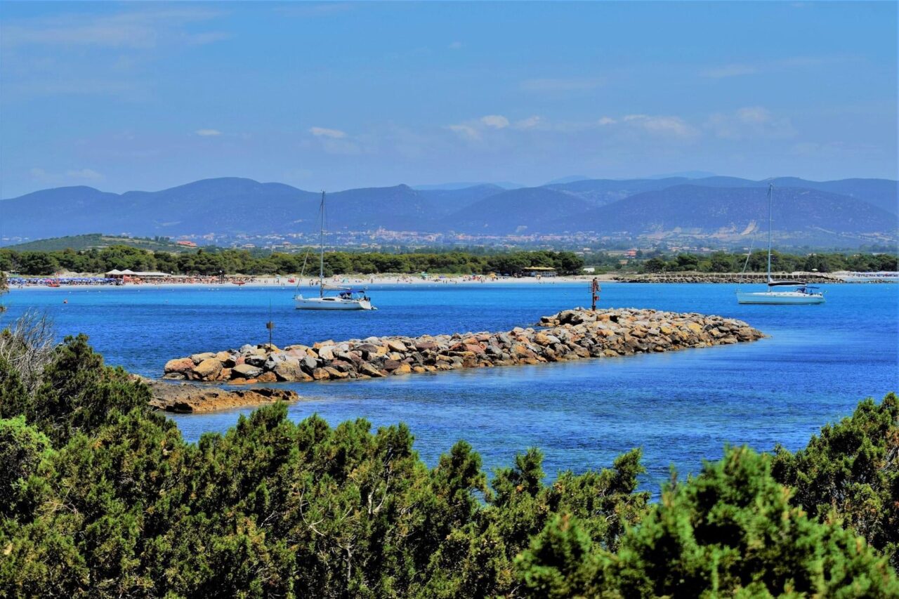 Dove andare a Ferragosto spendendo poco Porto pino