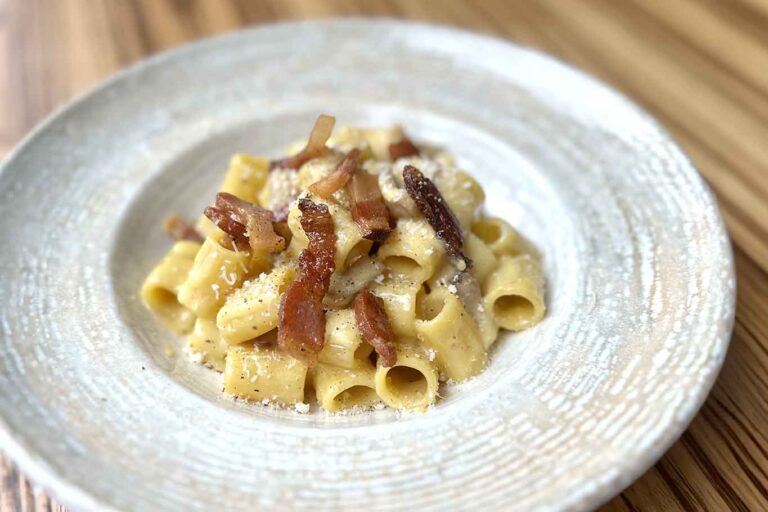 Mezze Maniche Alla Carbonara, La Ricetta Dal Cuore Di Roma