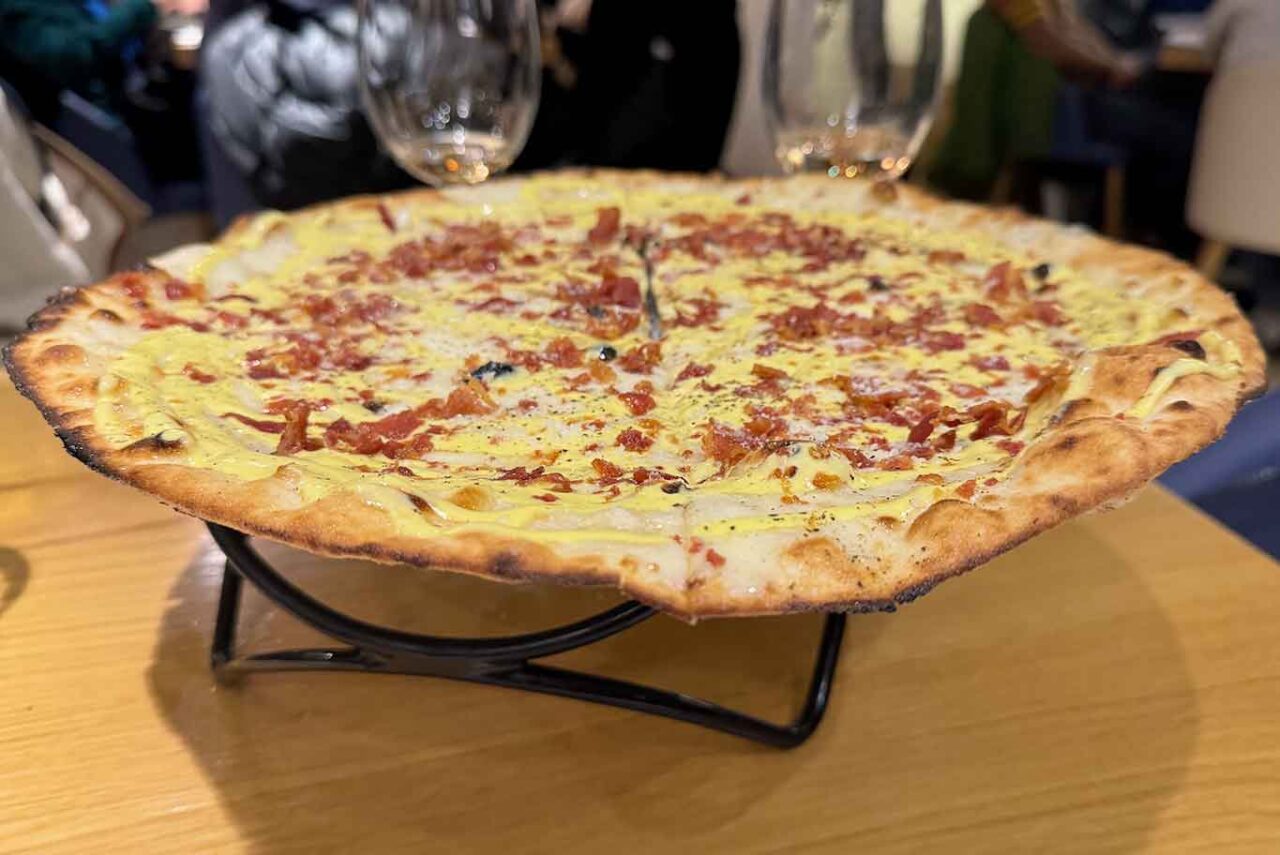 la pizza leggerissimaz carbonara di Marco D'Elia della pizzeria Gli Esposito a Salerno al Campionato della Pizza