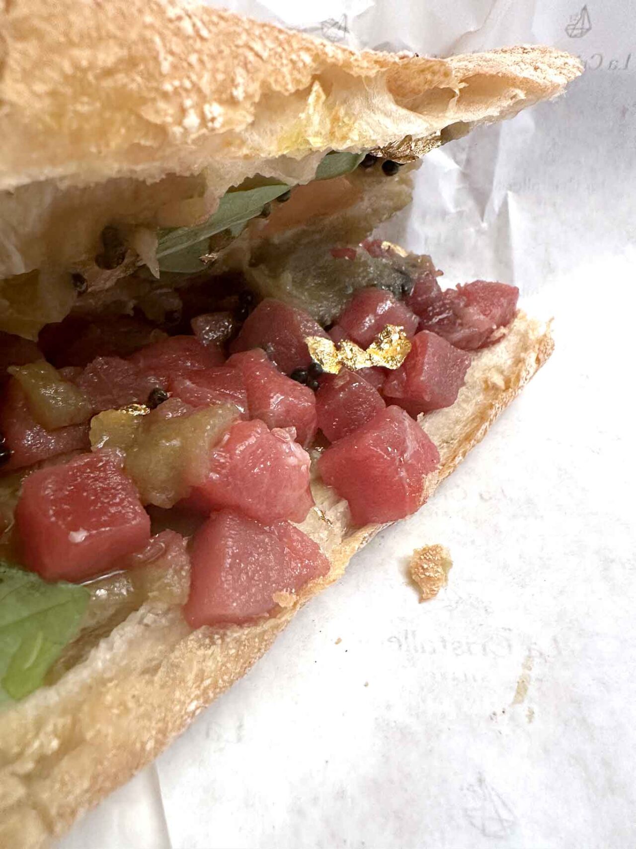 La Cristalleria a Milano panino con tonno caviale e oro