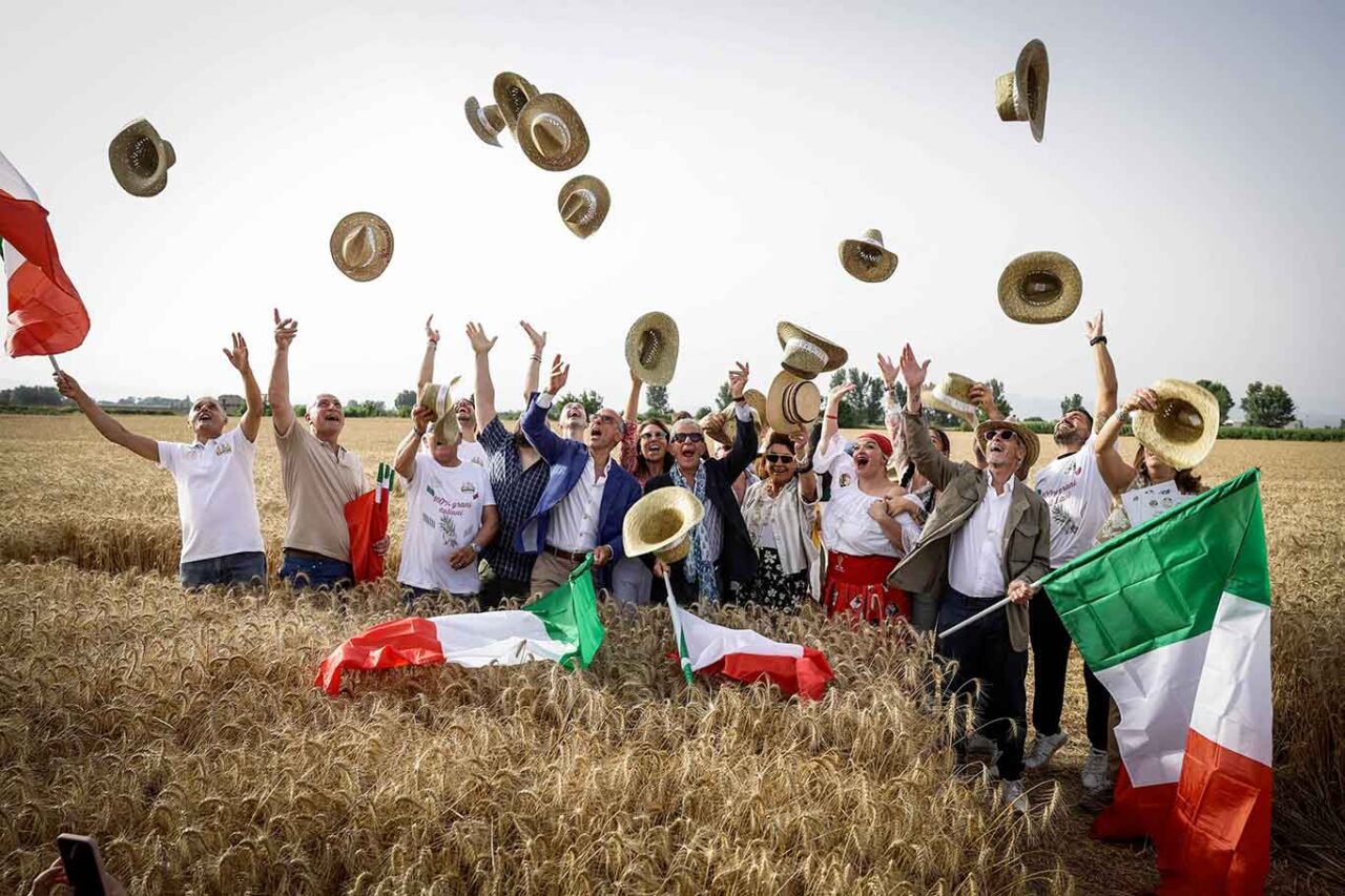 Il Capodanno del Mugnaio in mezzo ai campi di grano resistente ai cambiamenti climatici