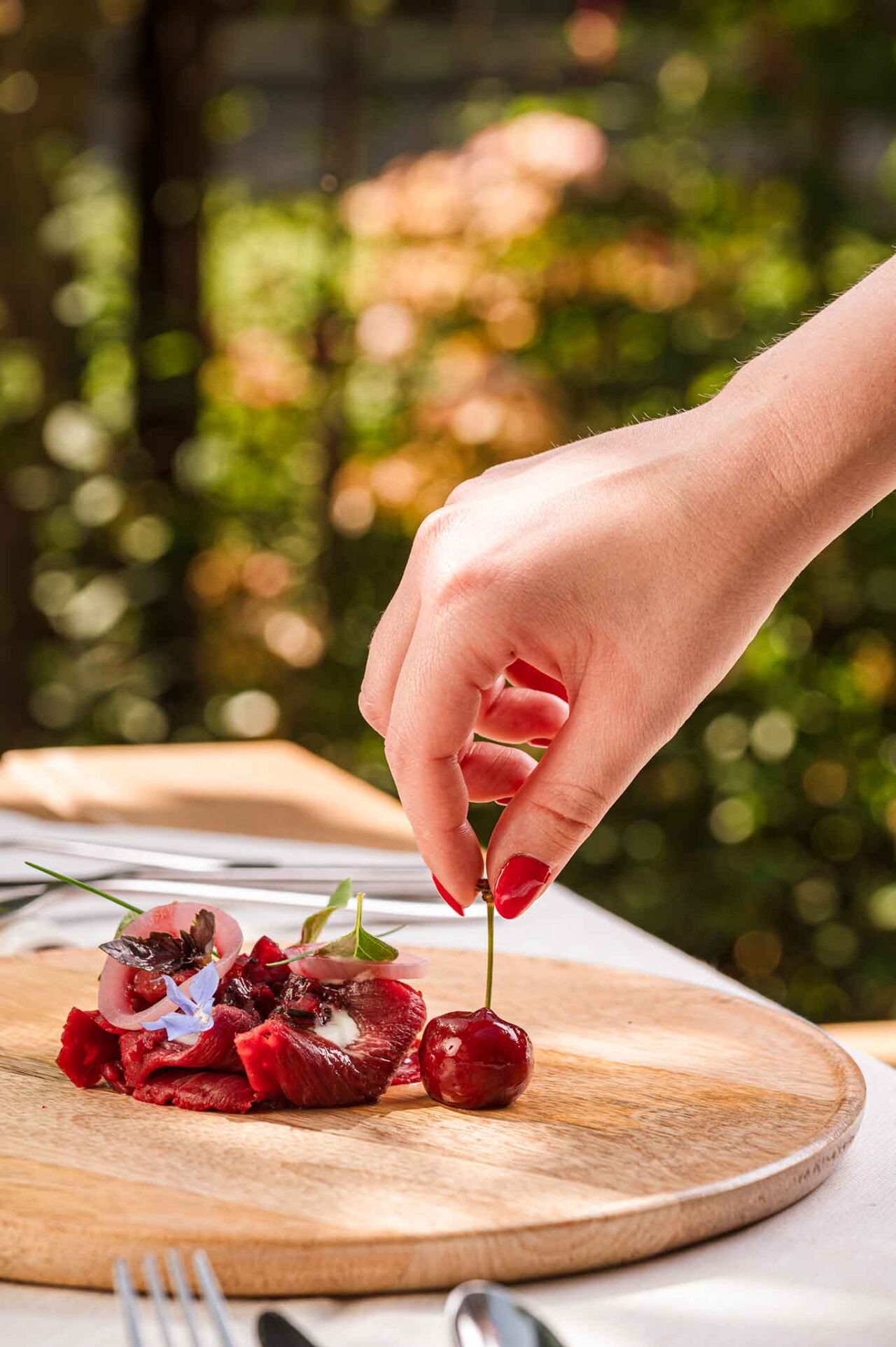 il carpaccio di bufalo del ristorante agriturismo Seguire le Botti a Borgo Vodice 